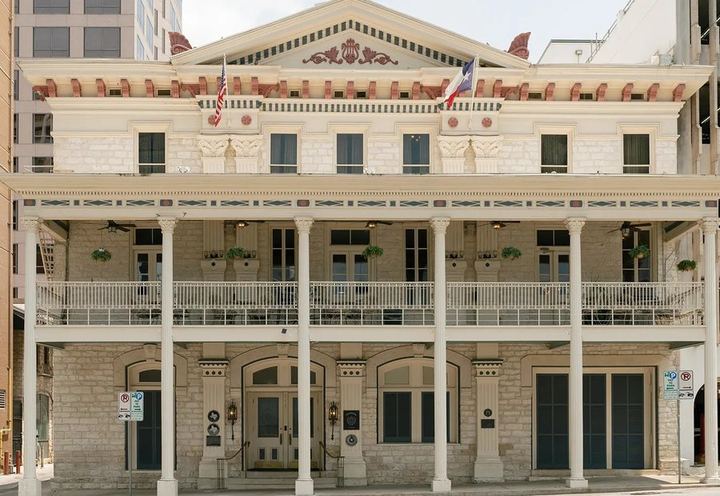 The front of The Austin Club downtown